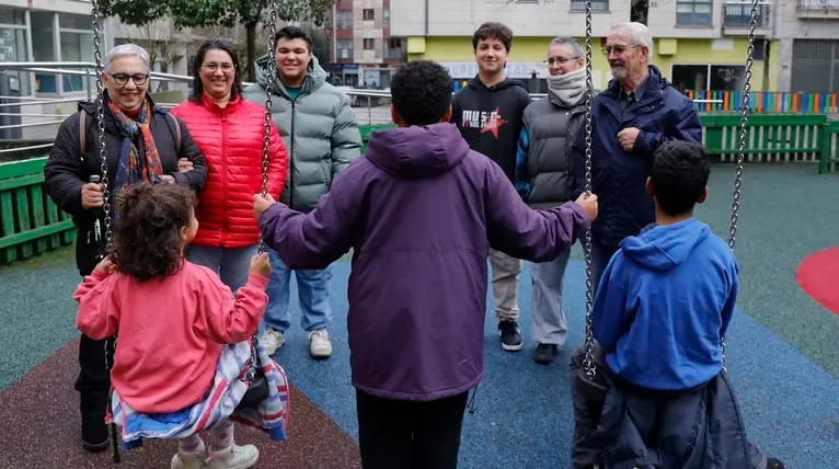 «Sin mi familia y las asociaciones, no podría tener a tres niños de acogida»